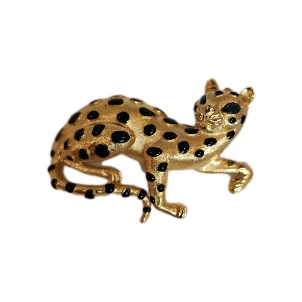 Vtg. Trifari  Leopard/ Cheetah Cat  Gold W/ Emerald Green Eyes Brooch